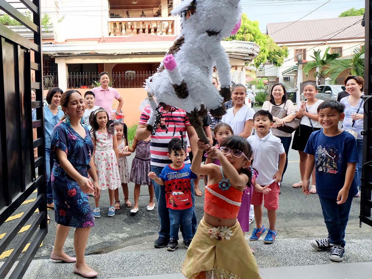 Moana Party Ideas: Pua Piñata Moana Party Ideas: Pua Piñata