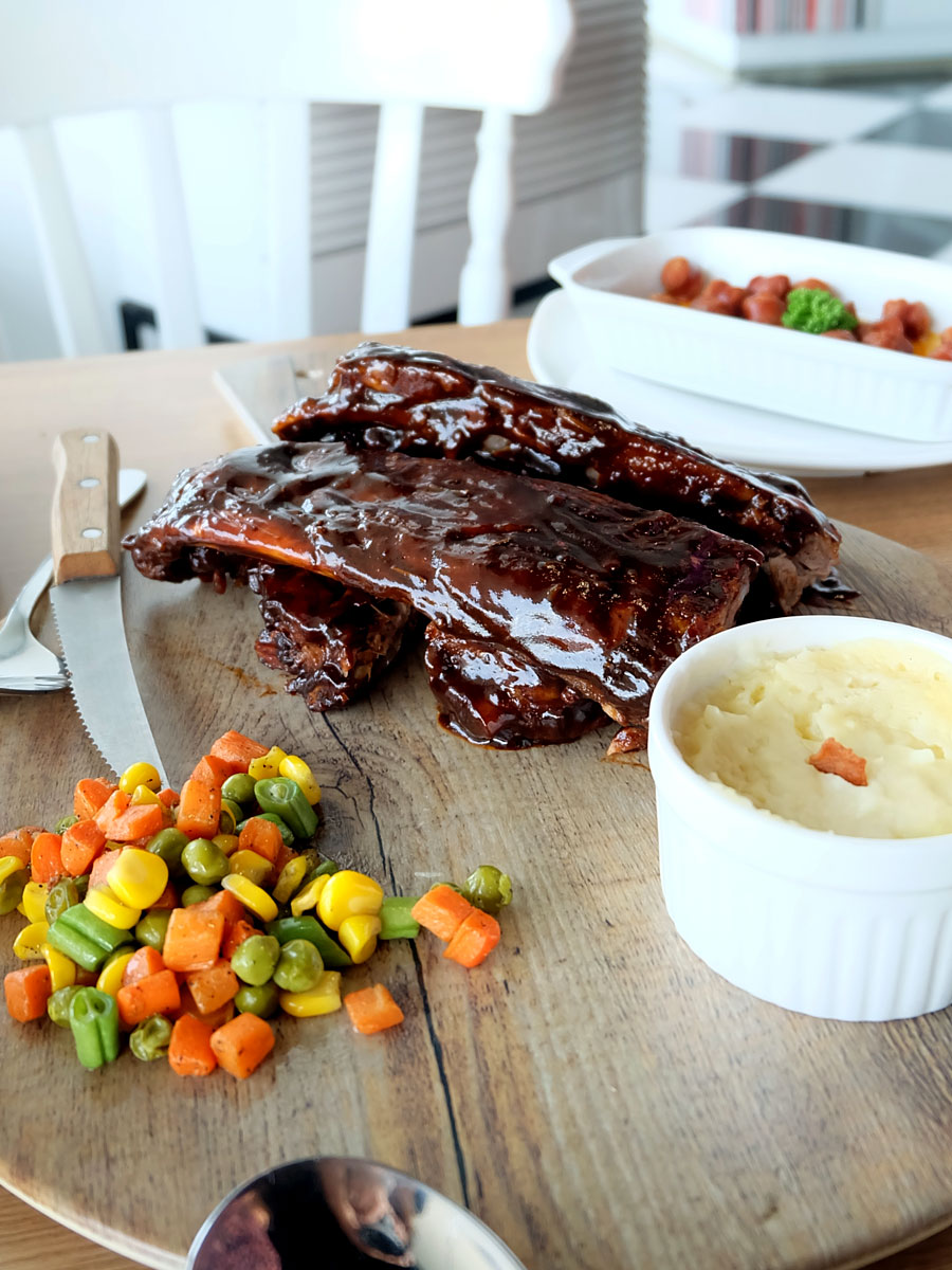 Mothers Who Brunch: Baby back ribs by 81 Cafe and Bistro Mothers Who Brunch: Baby back ribs by 81 Cafe and Bistro