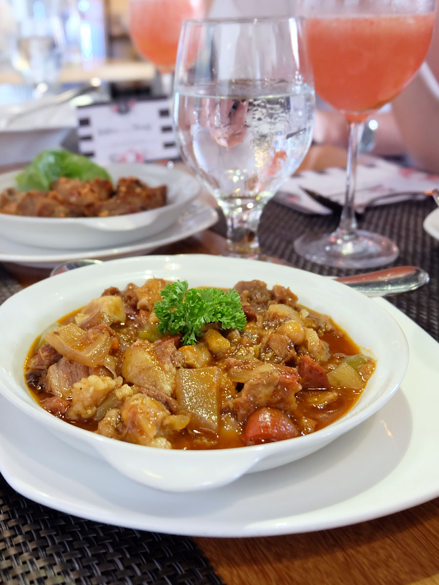 Mothers Who Brunch: Callos by 81 Cafe and Bistro Mothers Who Brunch: Callos by 81 Cafe and Bistro