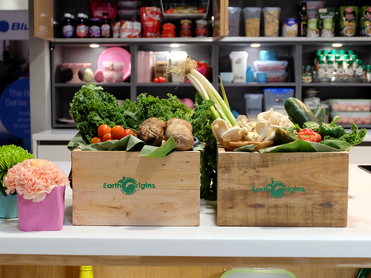 Fresh organic produce from Earth Organics