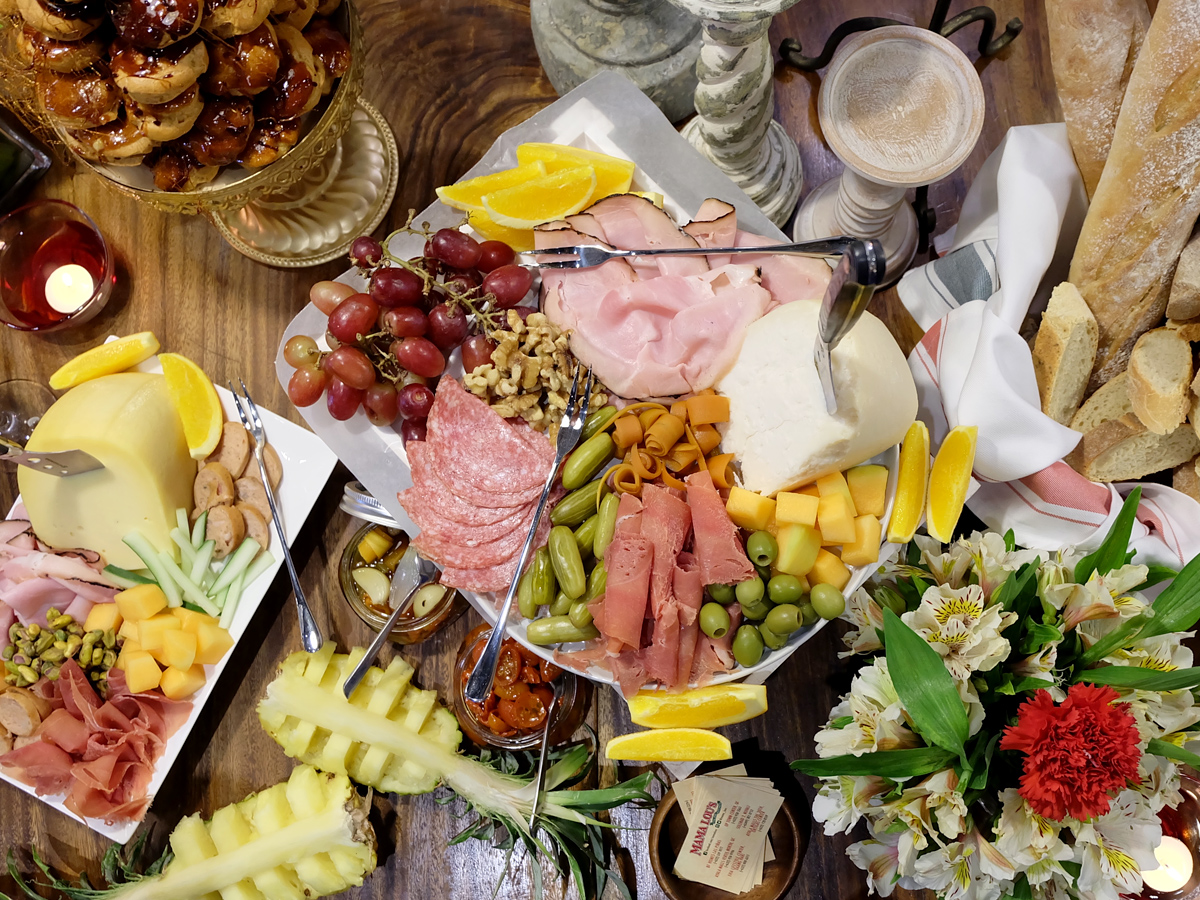 In The Mood Food Crawl with Mother's Who Brunch and Evia Lifestyle Center: Mama Lou's In The Mood Food Crawl with Mother's Who Brunch and Evia Lifestyle Center: Mama Lou's