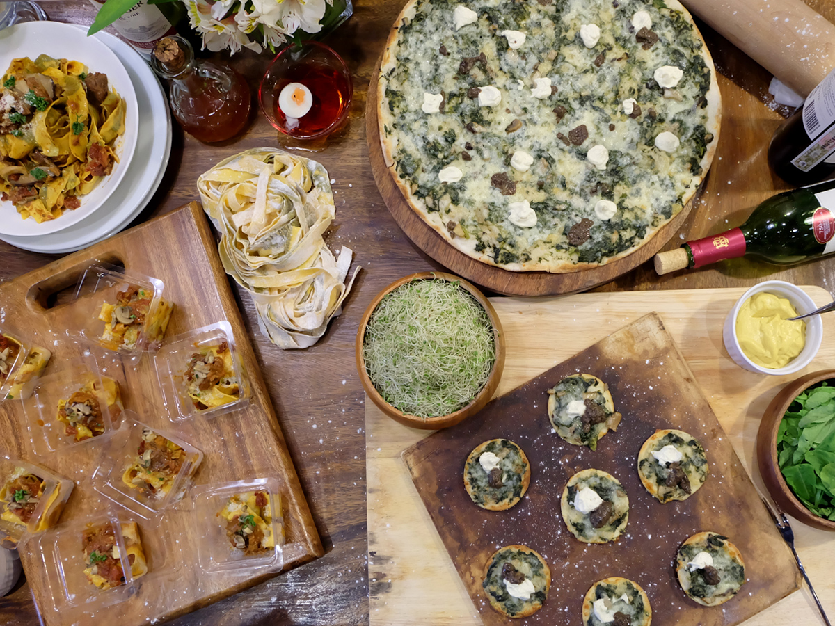 In The Mood Food Crawl with Mother's Who Brunch and Evia Lifestyle Center: Mama Lou's In The Mood Food Crawl with Mother's Who Brunch and Evia Lifestyle Center: Mama Lou's