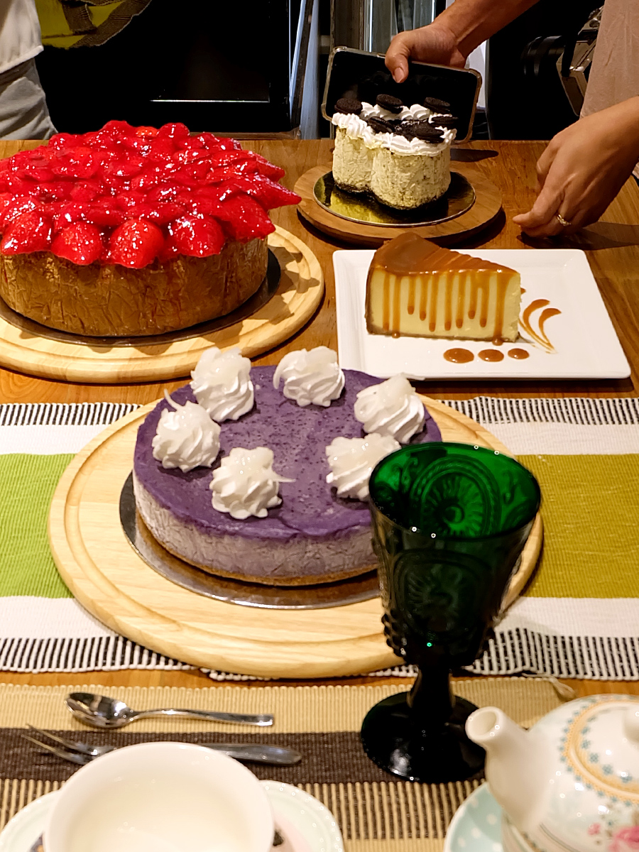 In The Mood Food Crawl with Mother's Who Brunch and Evia Lifestyle Center: The Cheesecake Fairy In The Mood Food Crawl with Mother's Who Brunch and Evia Lifestyle Center: The Cheesecake Fairy