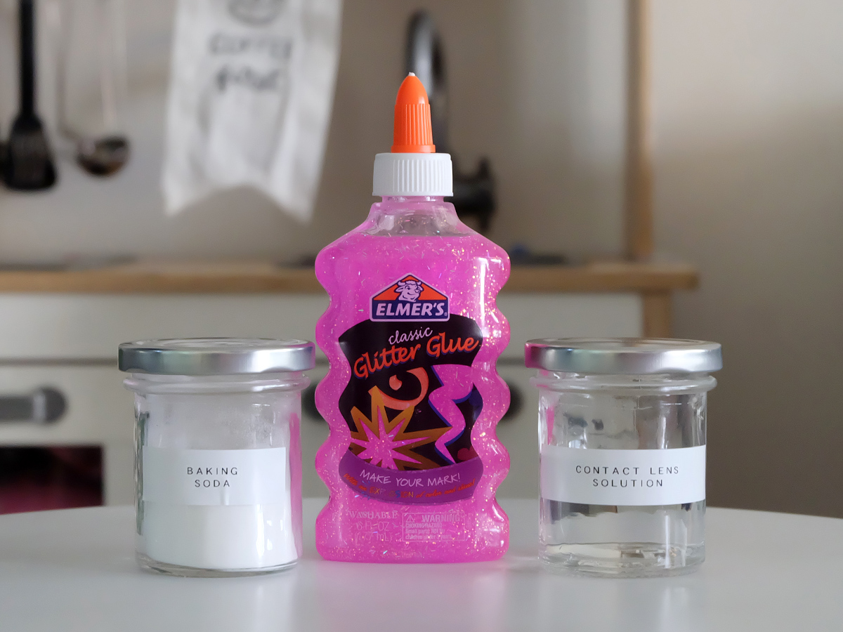Mess-Free Glitter Slime with only 3 Ingredients: Baking Soda, Glitter Glue, Contact Lens Solution Mess-Free Glitter Slime with only 3 Ingredients: Baking Soda, Glitter Glue, Contact Lens Solution
