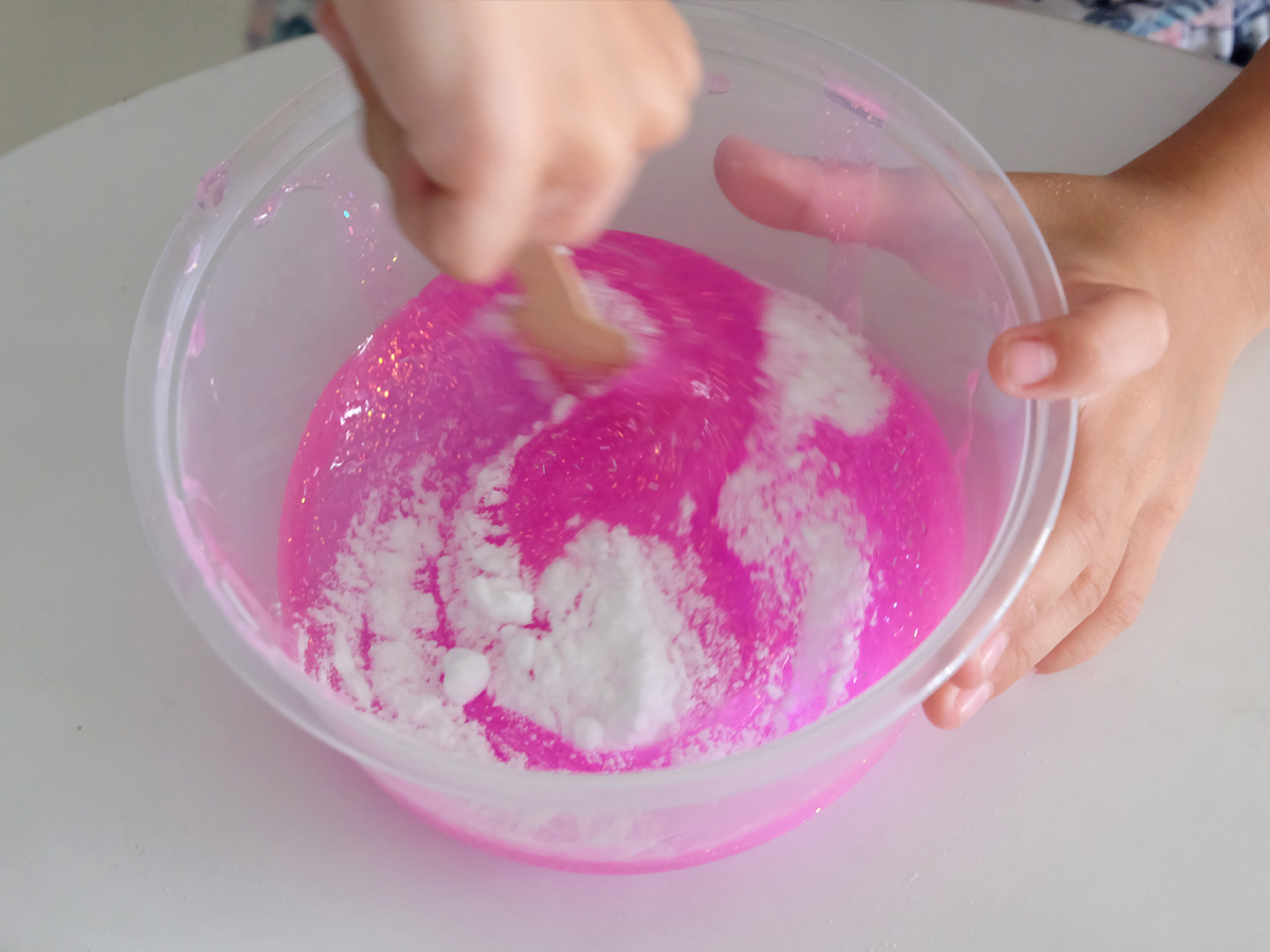 Mess-Free Glitter Slime with only 3 Ingredients Mess-Free Glitter Slime with only 3 Ingredients