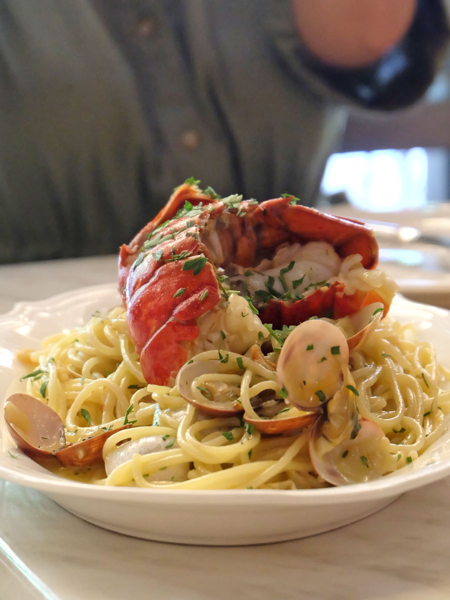 Happy Lunch at CDP Global Table: Lobster Vongole Happy Lunch at CDP Global Table: Lobster Vongole