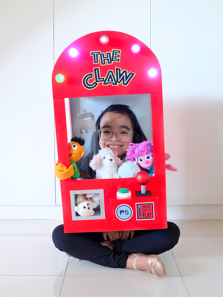 DIY Claw Machine Costume