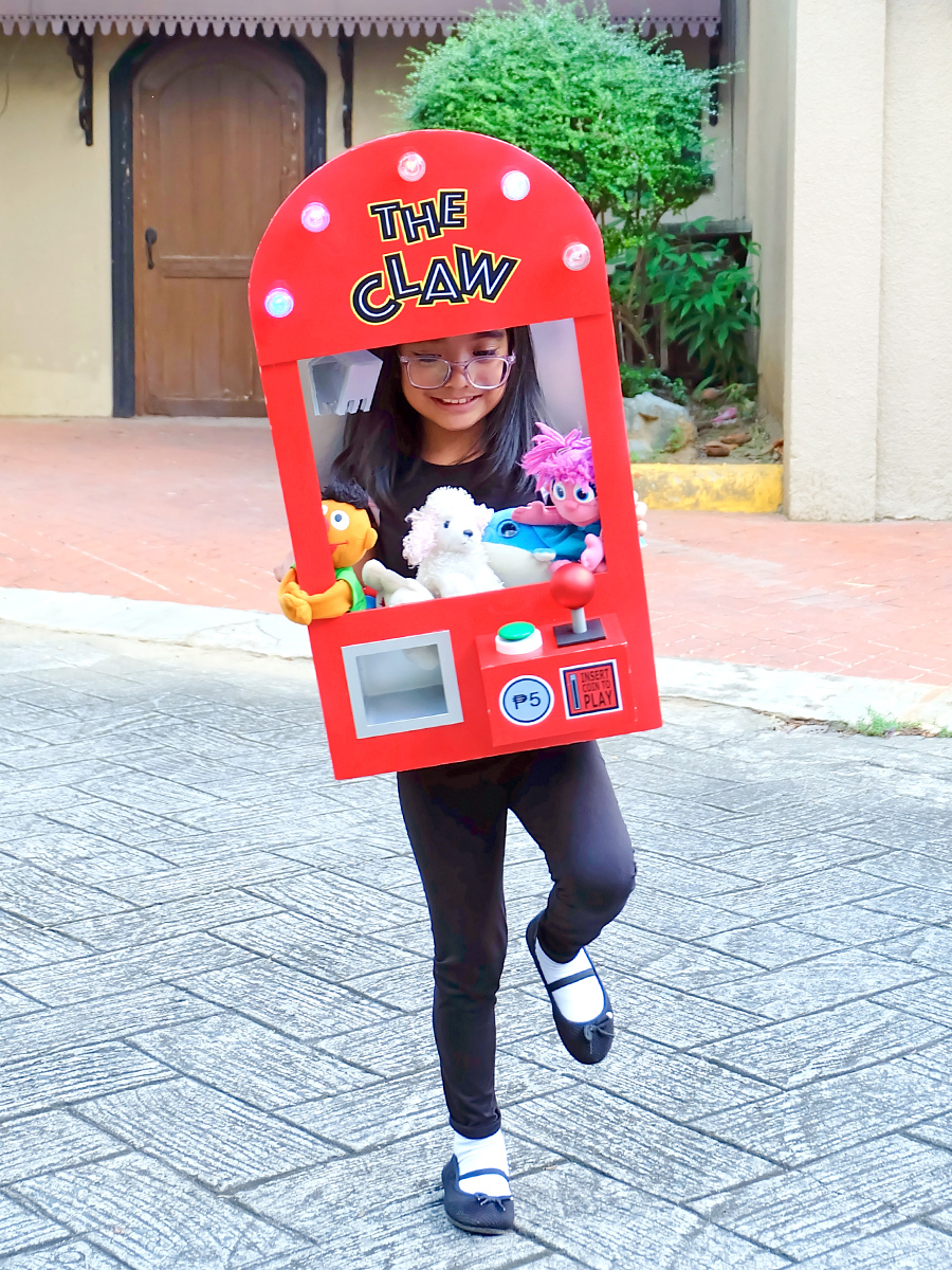 DIY Claw Machine Costume