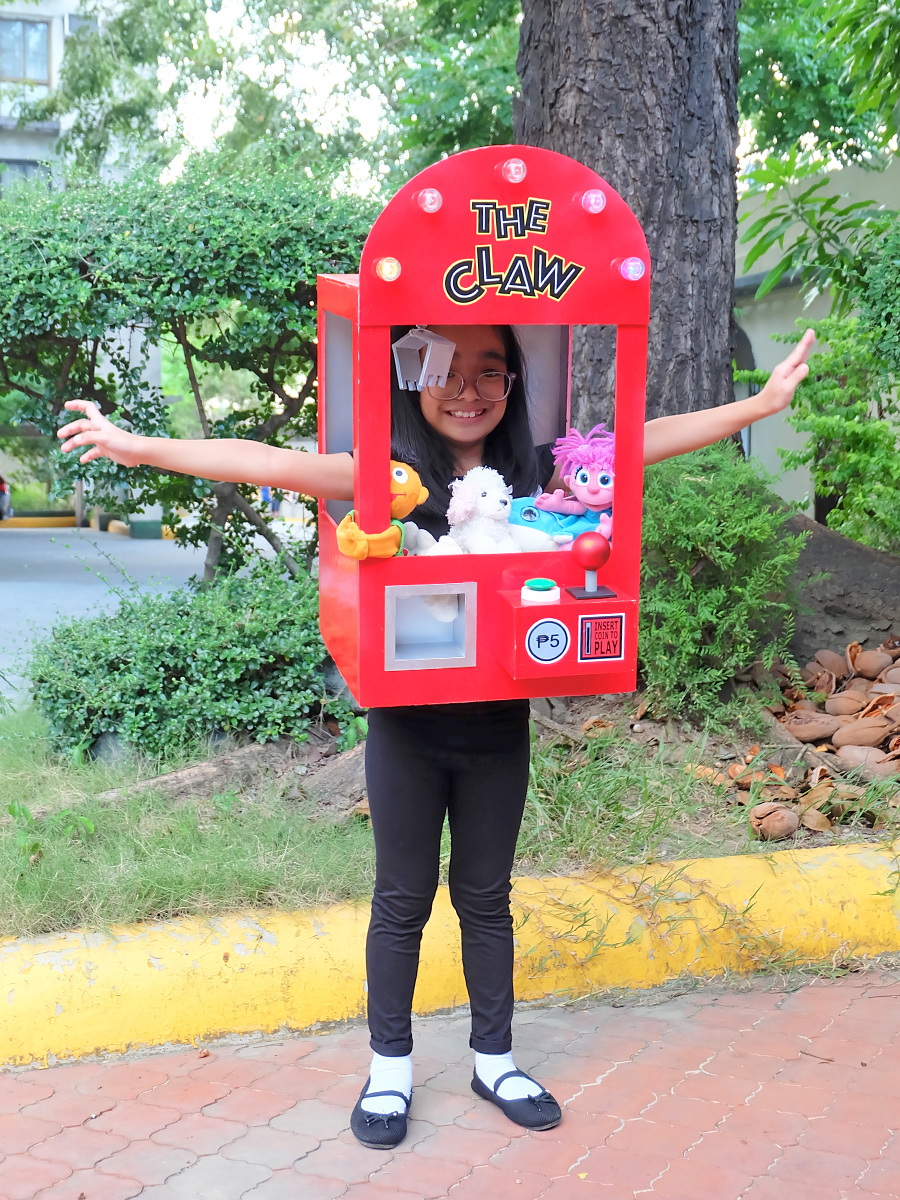 DIY Claw Machine Costume