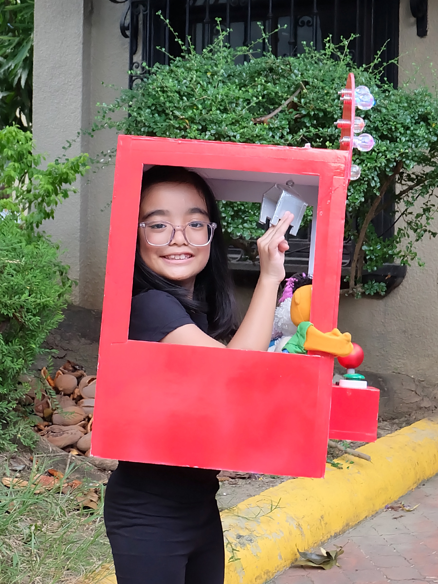 DIY Claw Machine Costume