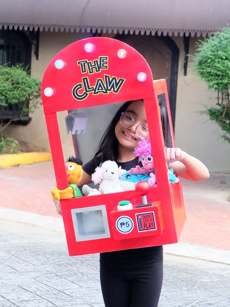 DIY Claw Machine Costume