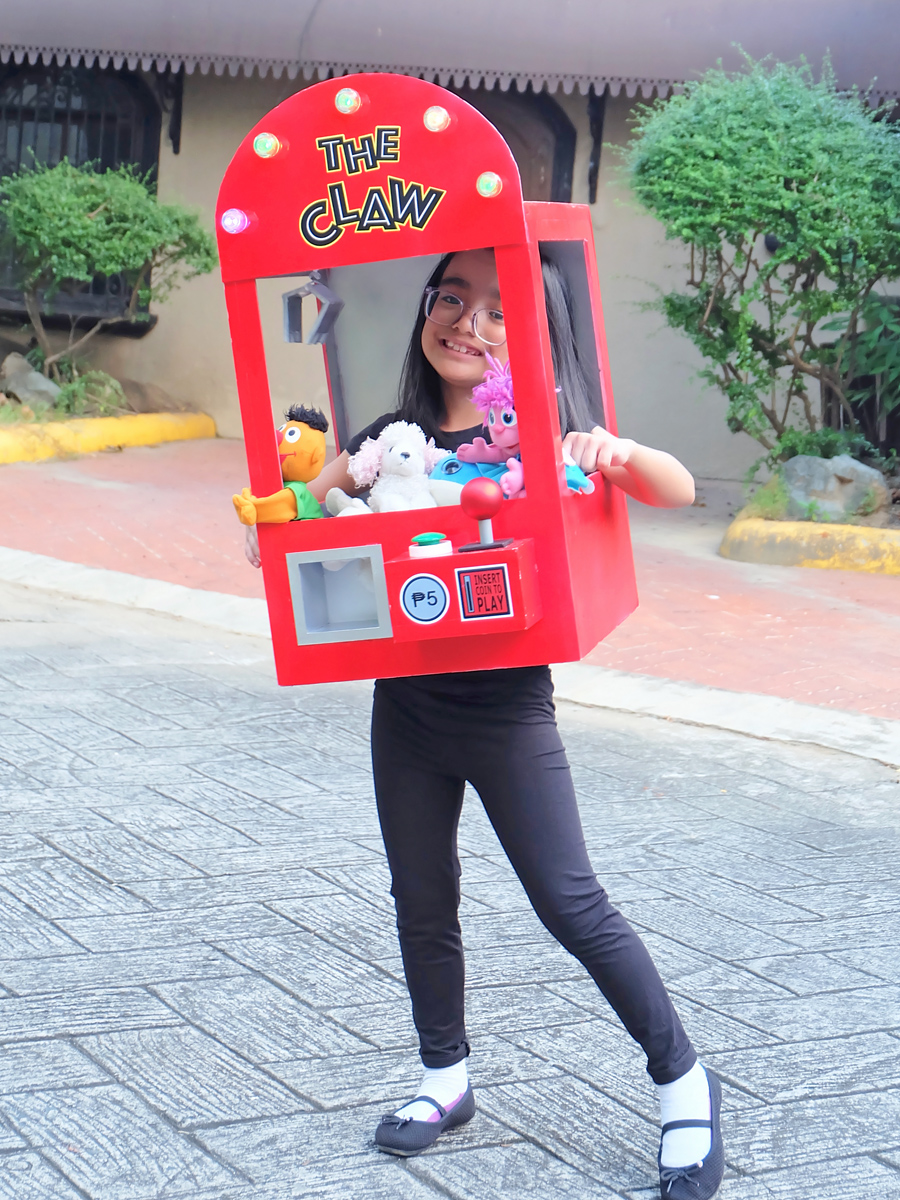 DIY Claw Machine Costume